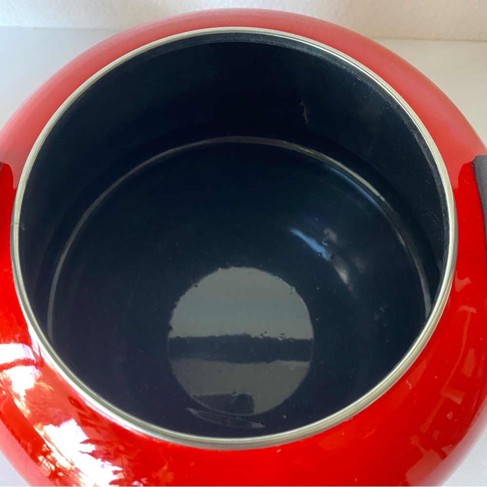 Le Creuset Cherry Red Whistling Kettle - Picture 10 of 11